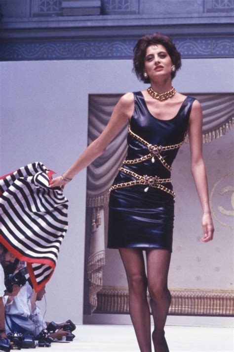 collezione chanel inverno 1987|10 look Chanel più belli di Karl Lagerfeld .